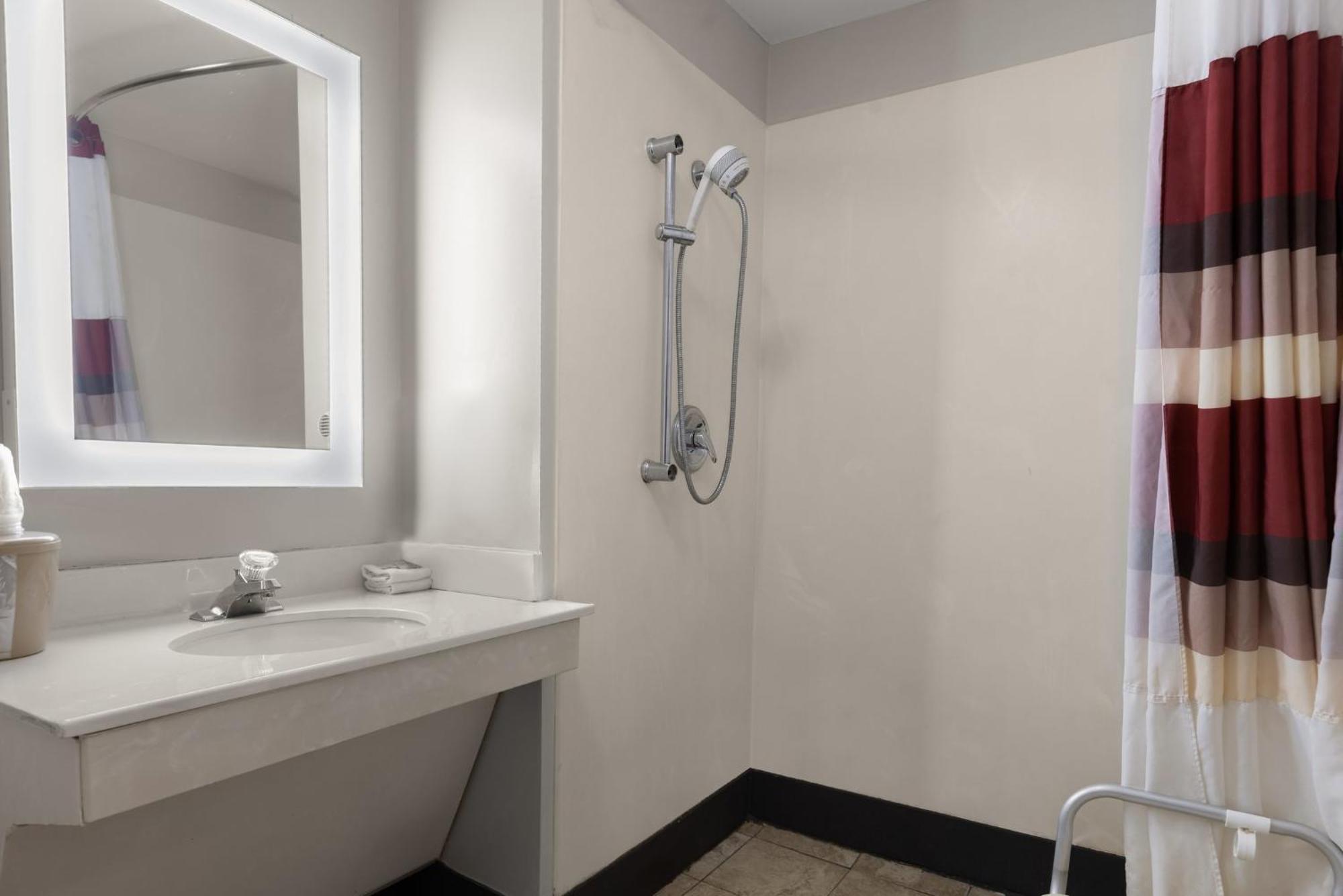 Red Roof Inn & Suites Savannah Airport Pooler Ngoại thất bức ảnh