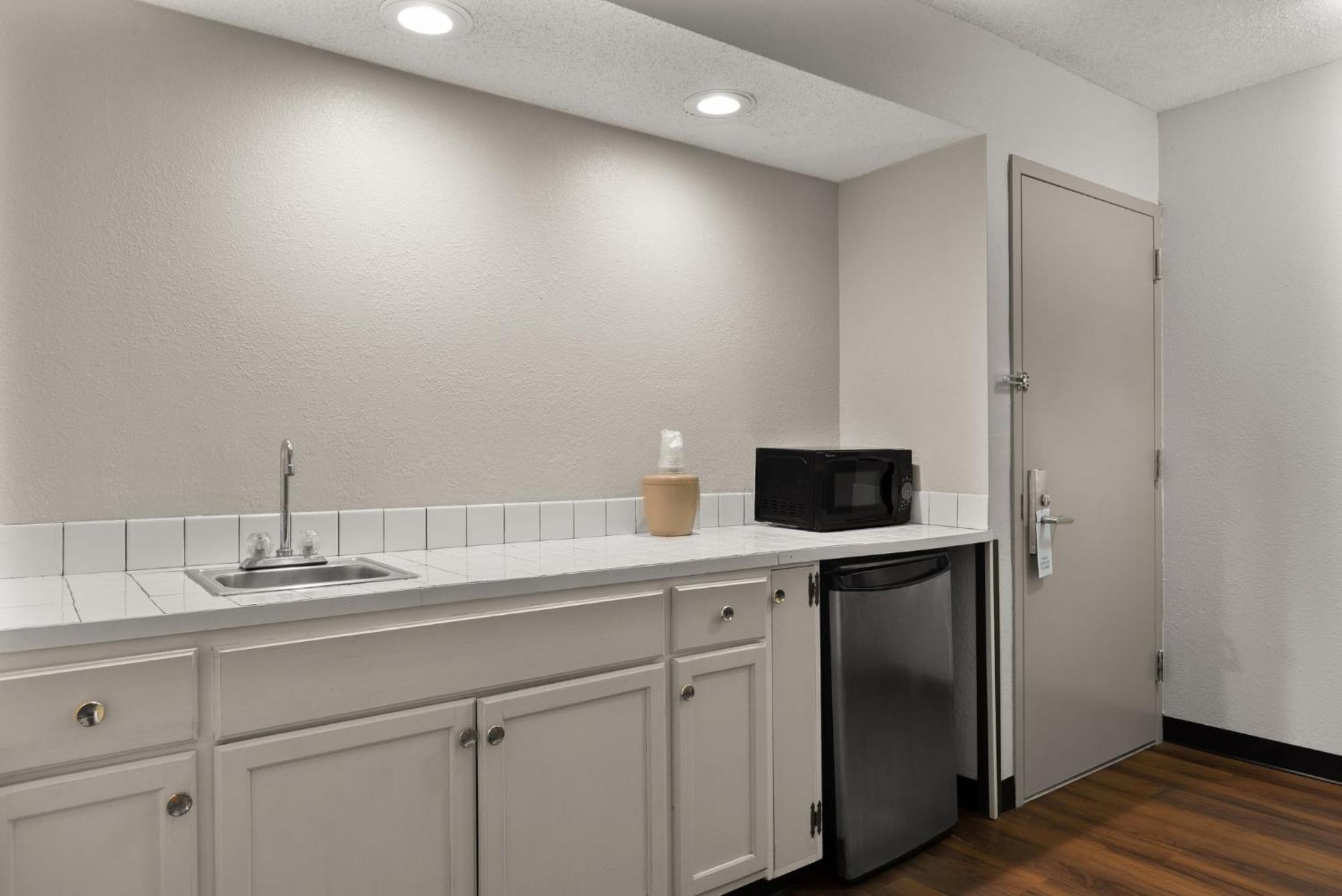 Red Roof Inn & Suites Savannah Airport Pooler Ngoại thất bức ảnh