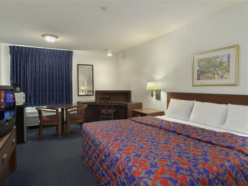 Red Roof Inn & Suites Savannah Airport Pooler Phòng bức ảnh